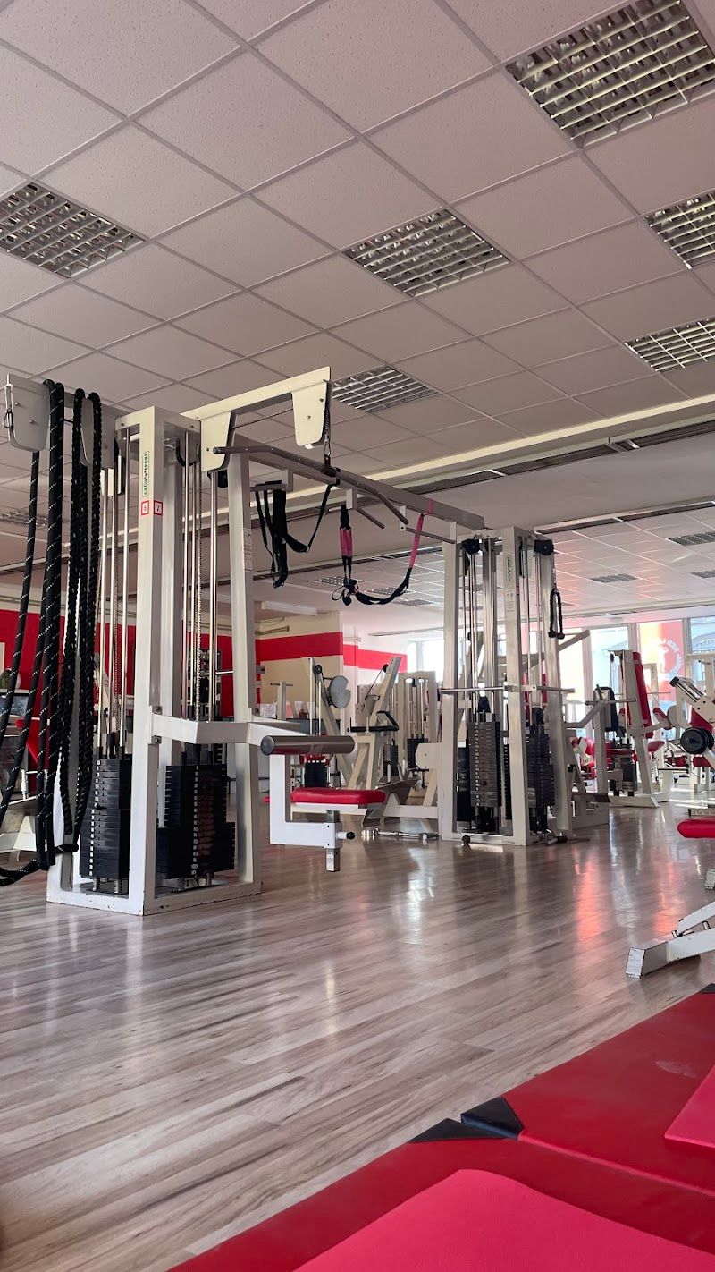 KM GYM & RED LADIES GYM foto 1