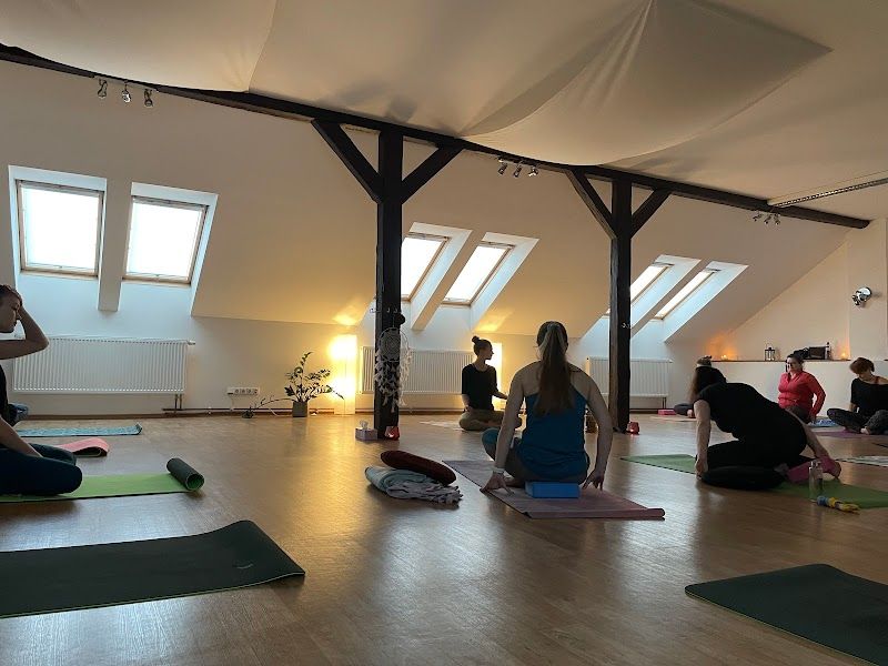 EvianYoga foto 1