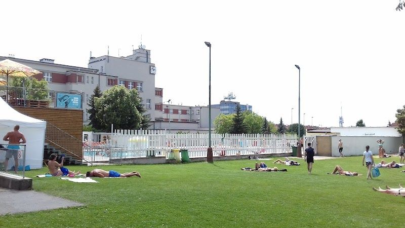 Sportovní a rekreační areál Pražačka foto 2