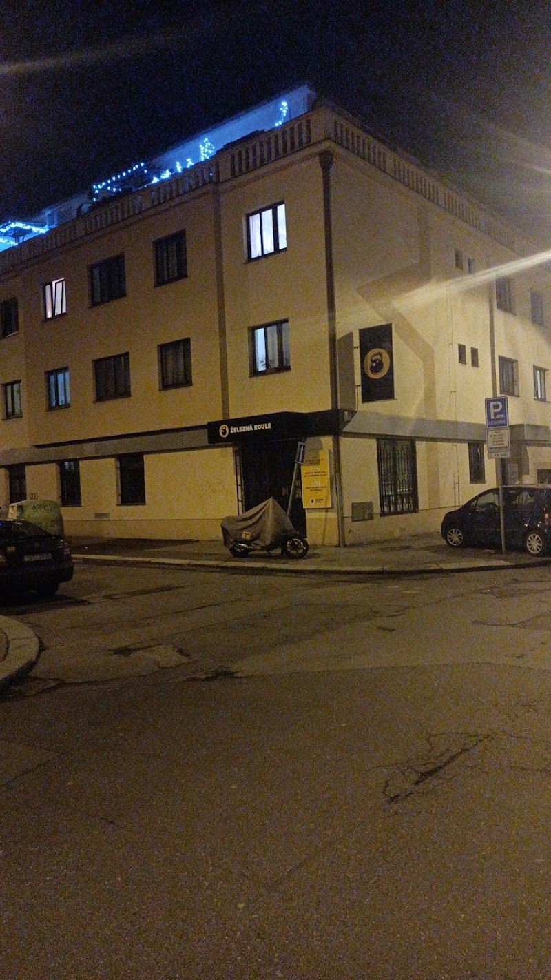 Železná koule foto 2